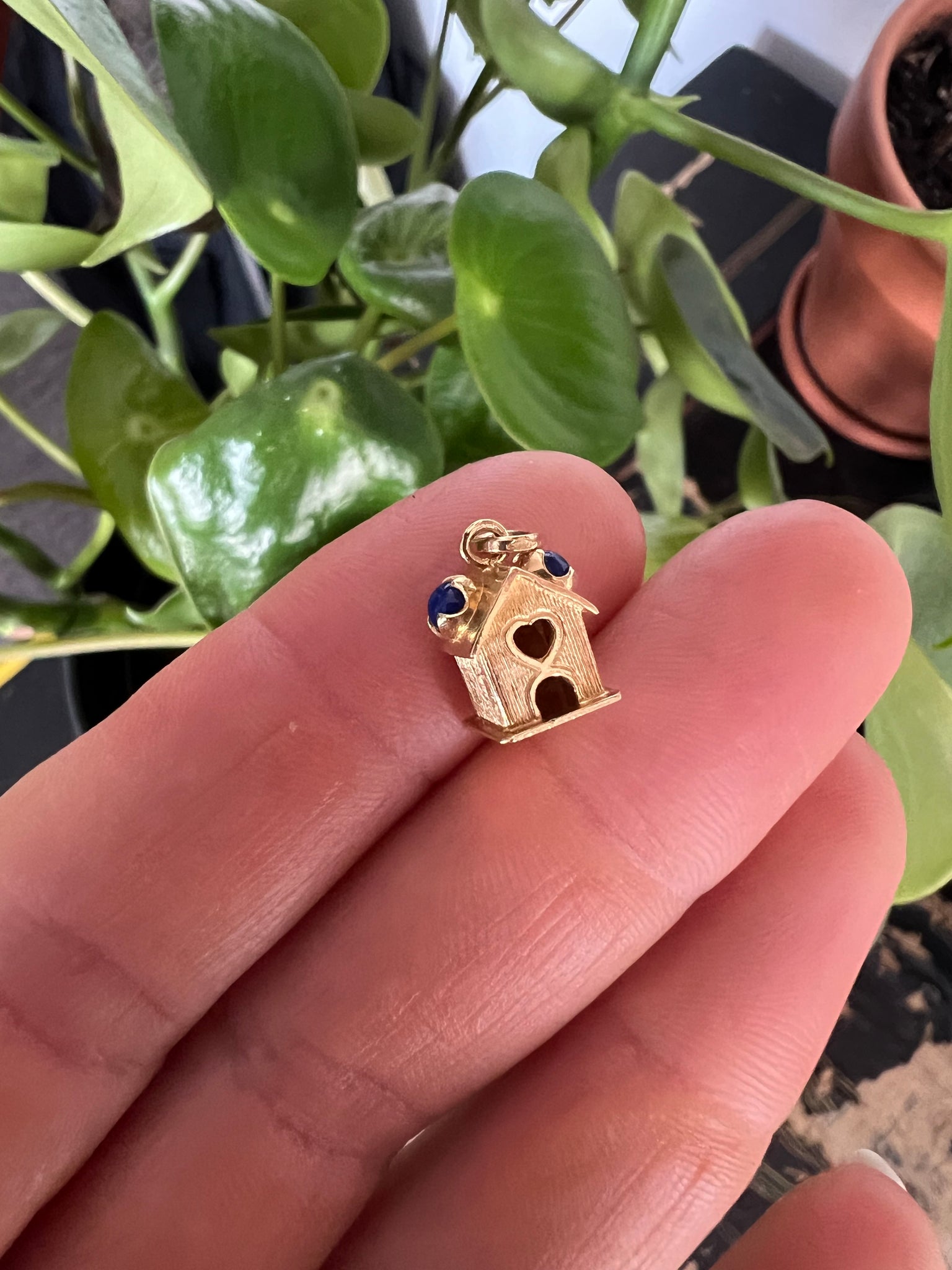 VINTAGE Sputnik house charm in solid 18k yellow gold
