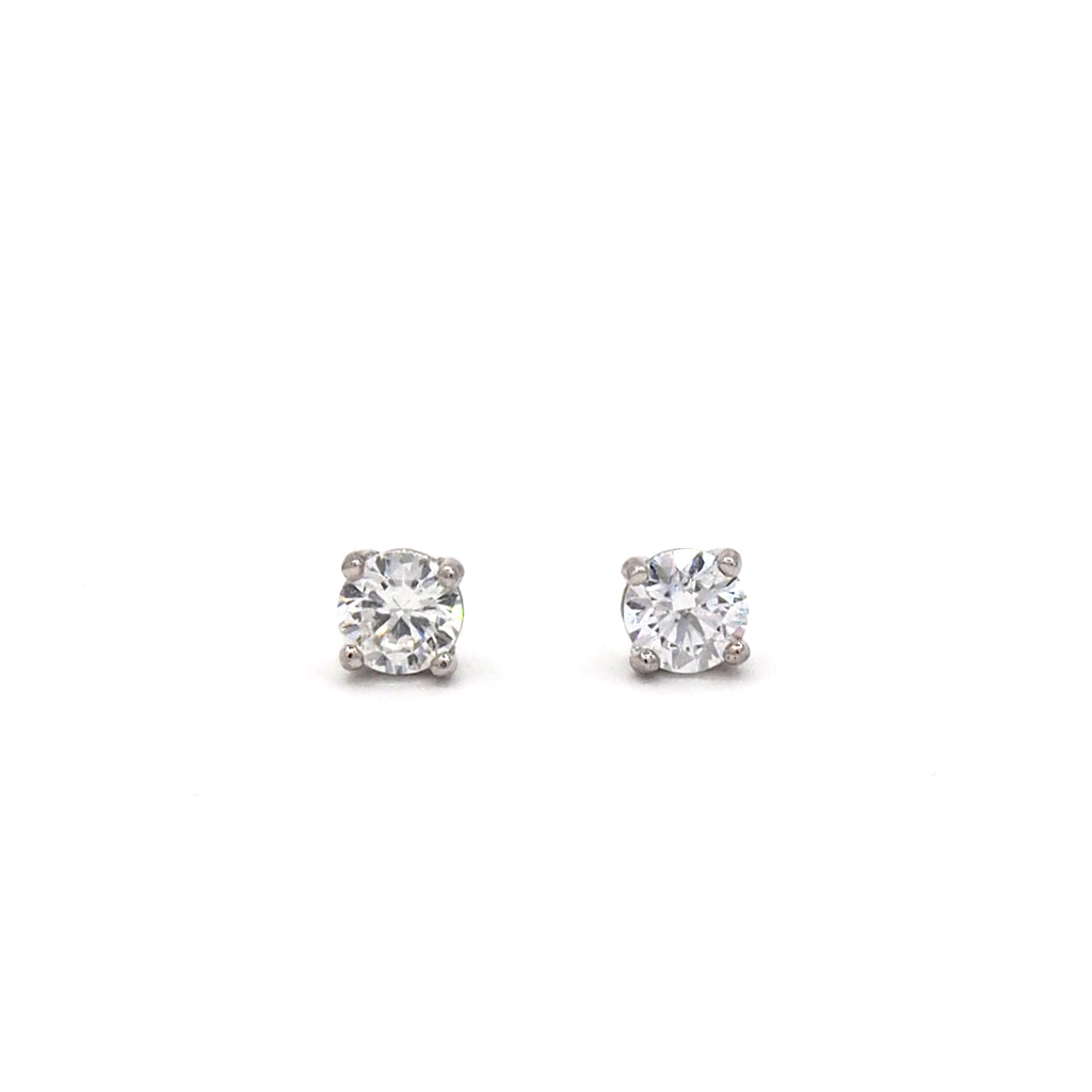 Lab grown diamond stud earrings in 14K white gold by Lico Jewelry, Montreal.